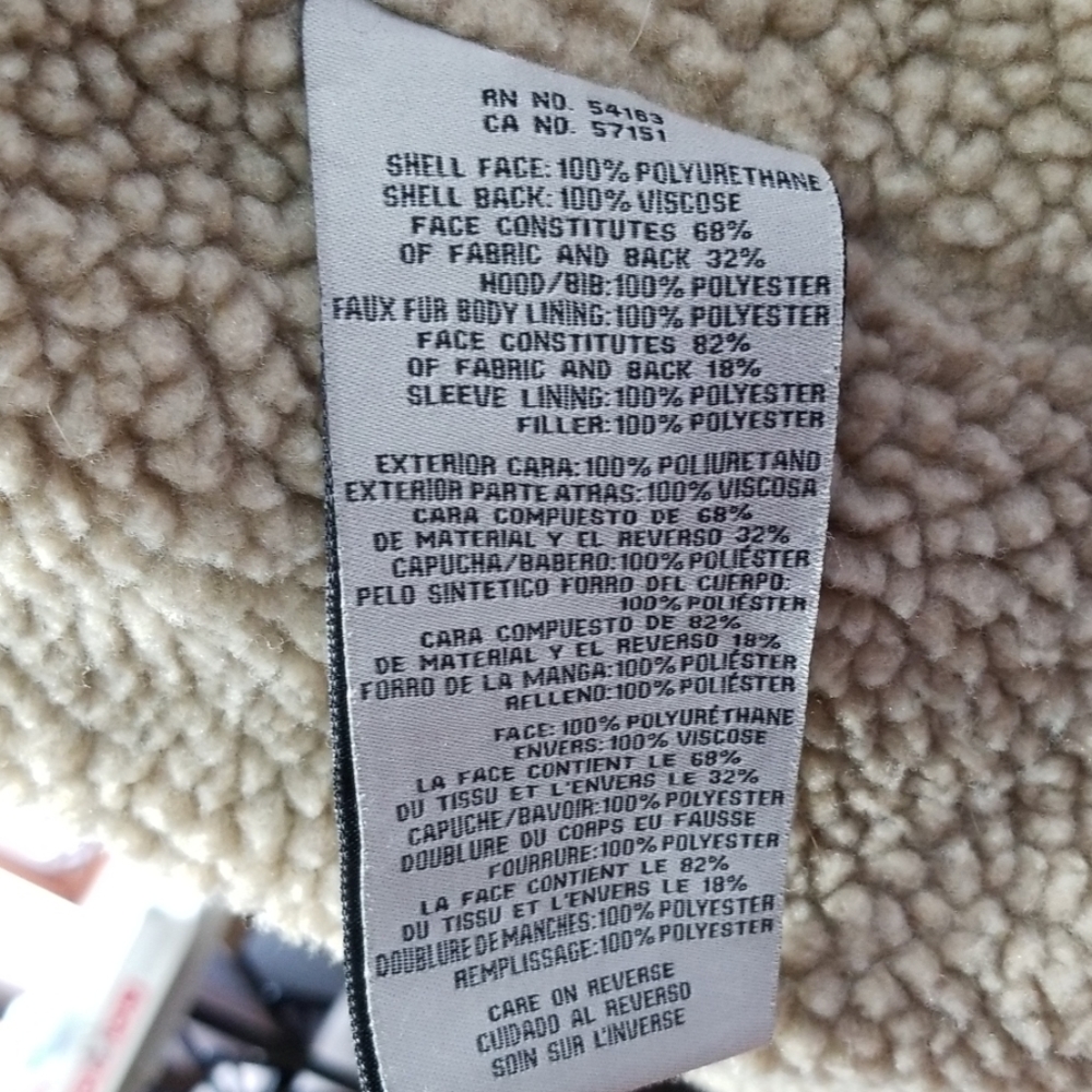 SOLD!!             🧨Levis faux leather jacket! - Picture 4 of 4